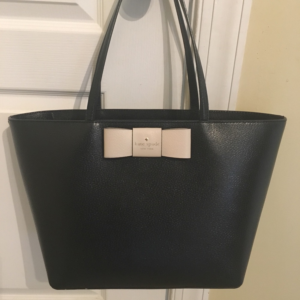 Kate Spade Black Purse - excellent condition
